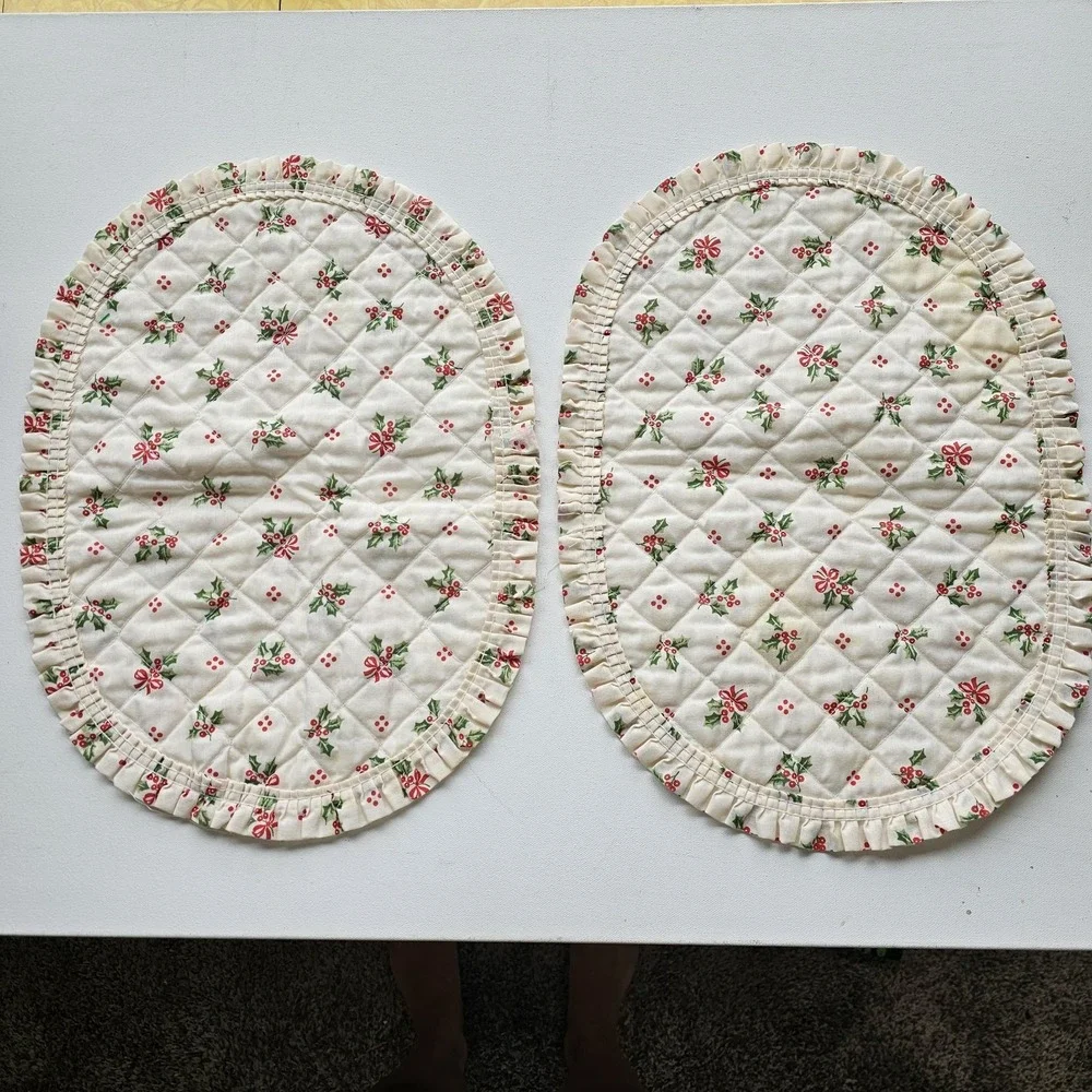 1980s 1990s Quilted Oval Placemats 2 Set Holly Tree Bow Cottagecore Holiday #55